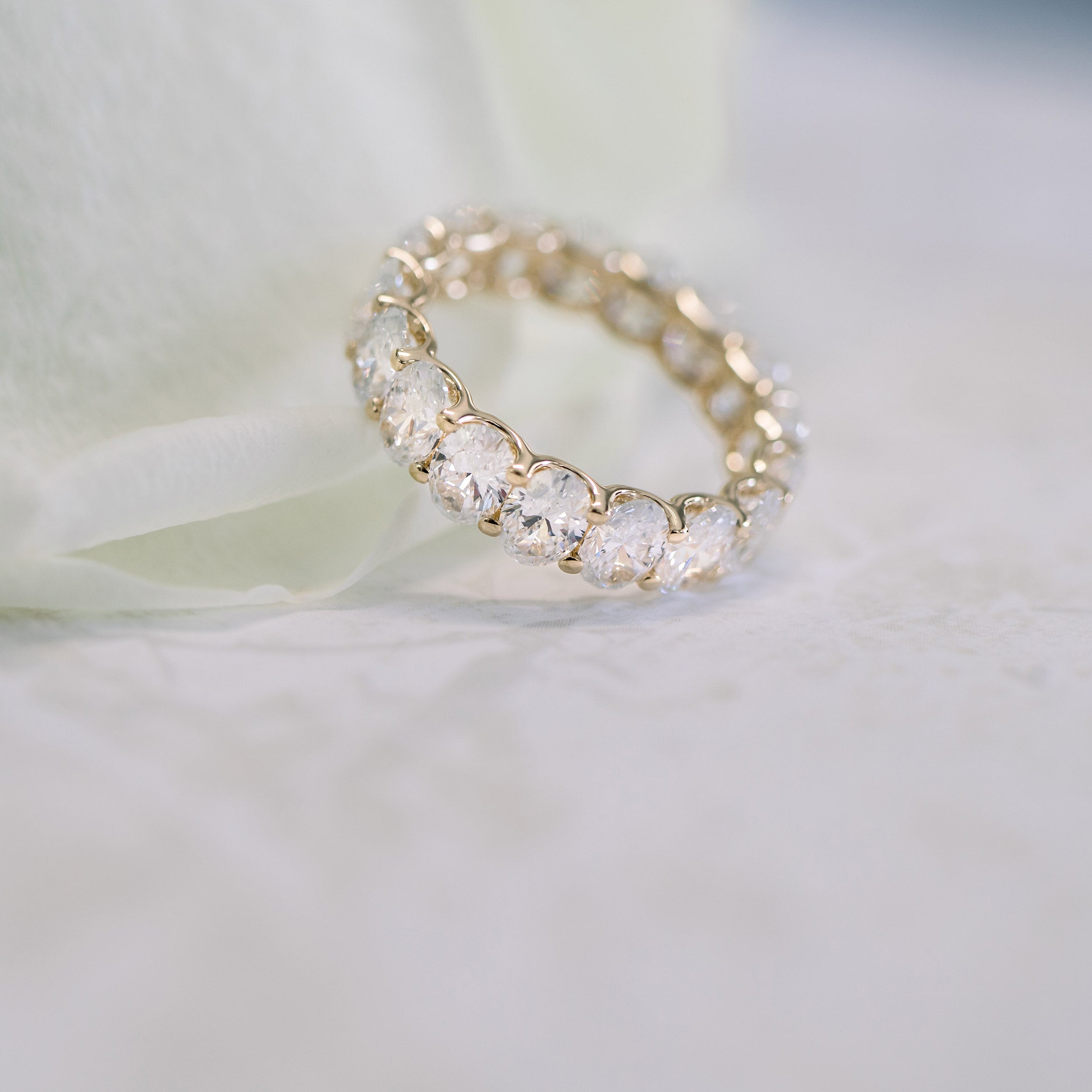 Sheen Oval Cut Diamond Band