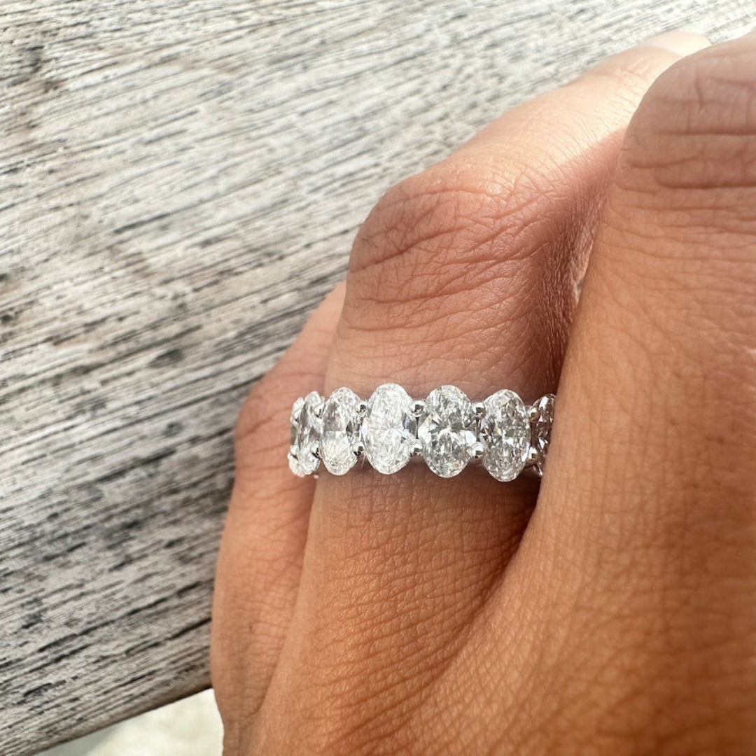 Unutterable Oval Cut Diamond Band