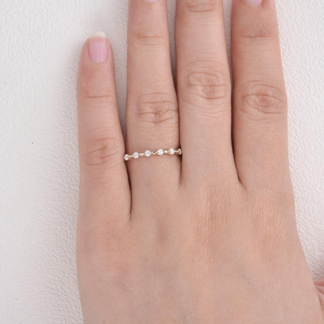 Comeliness Round Cut Diamond Band