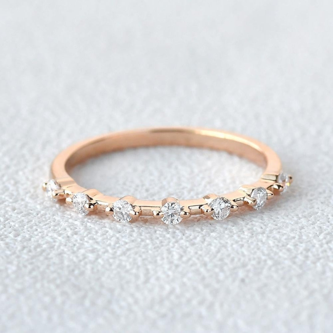 Comeliness Round Cut Diamond Band