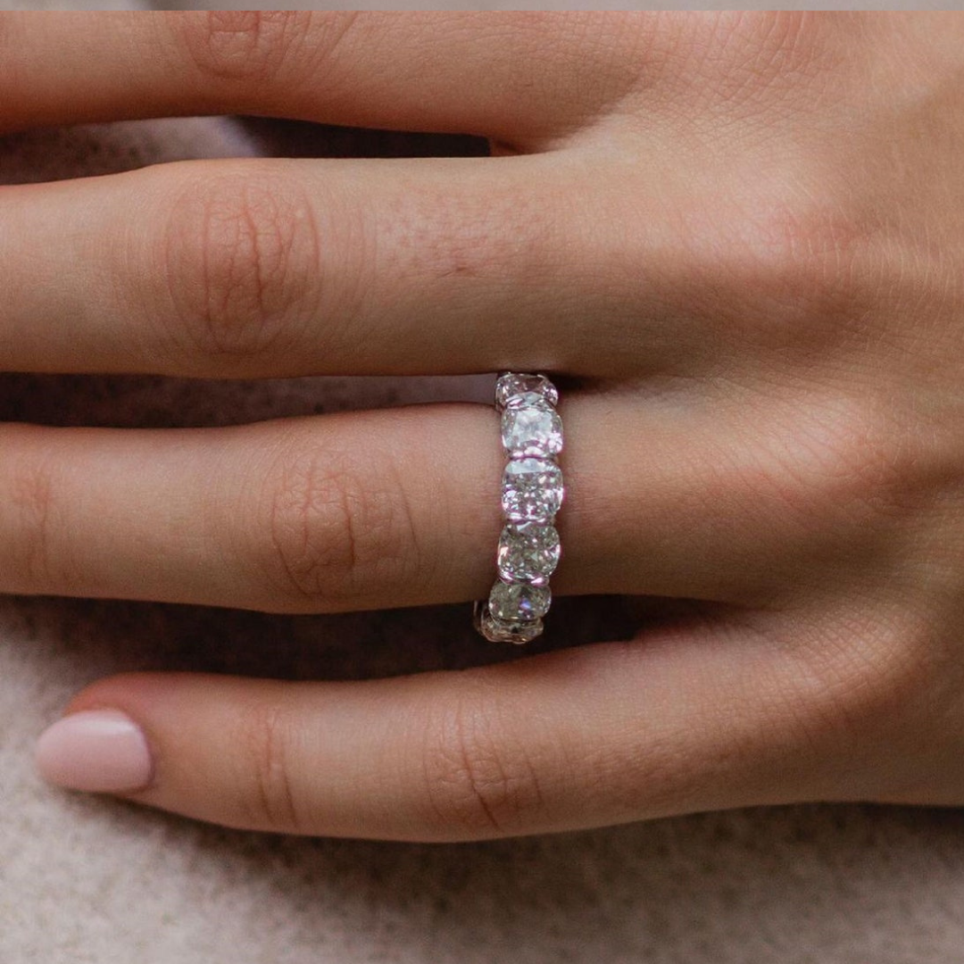 Stylish Cushion Cut Diamond Band