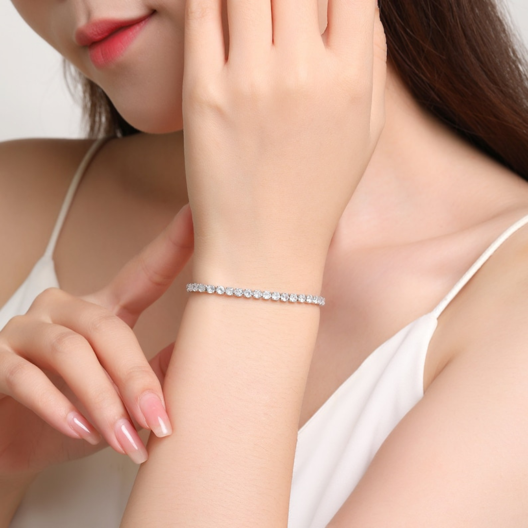 Glare Round Diamond Bracelet