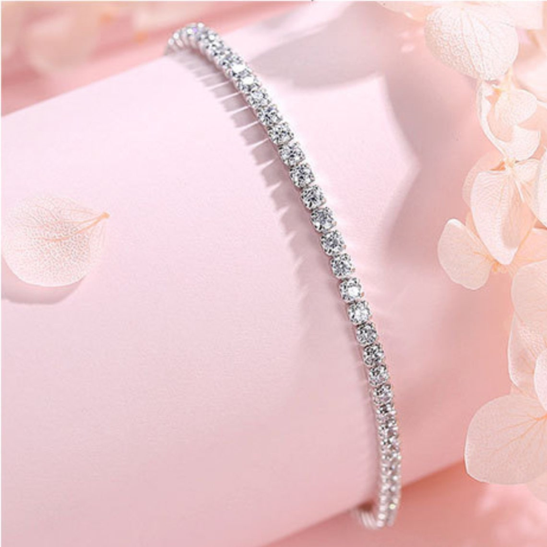 Glare Round Diamond Bracelet