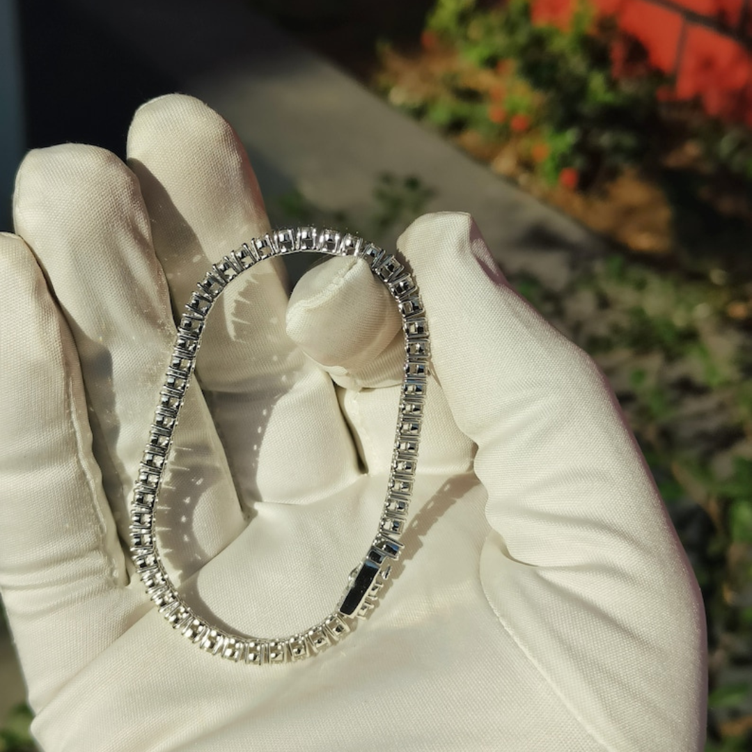 Beauteous Round Diamond Bracelet