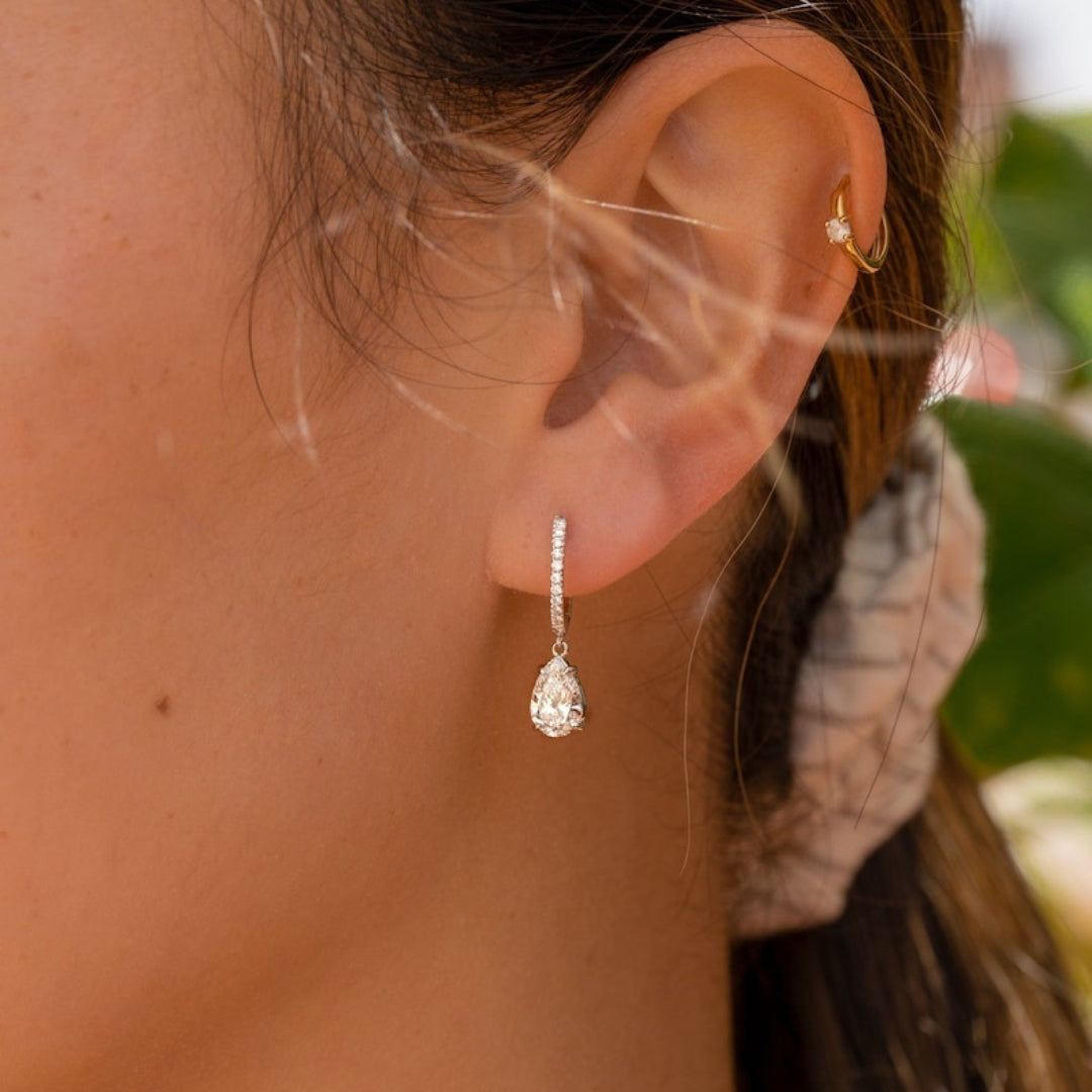 Vivid Pear Diamond Earring