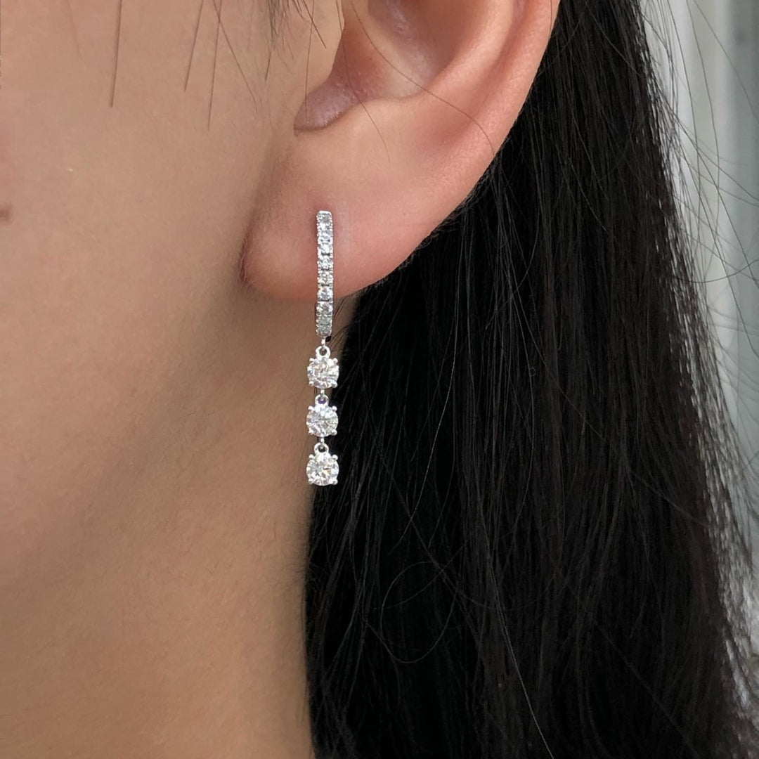 Beaming Round Diamond Earring