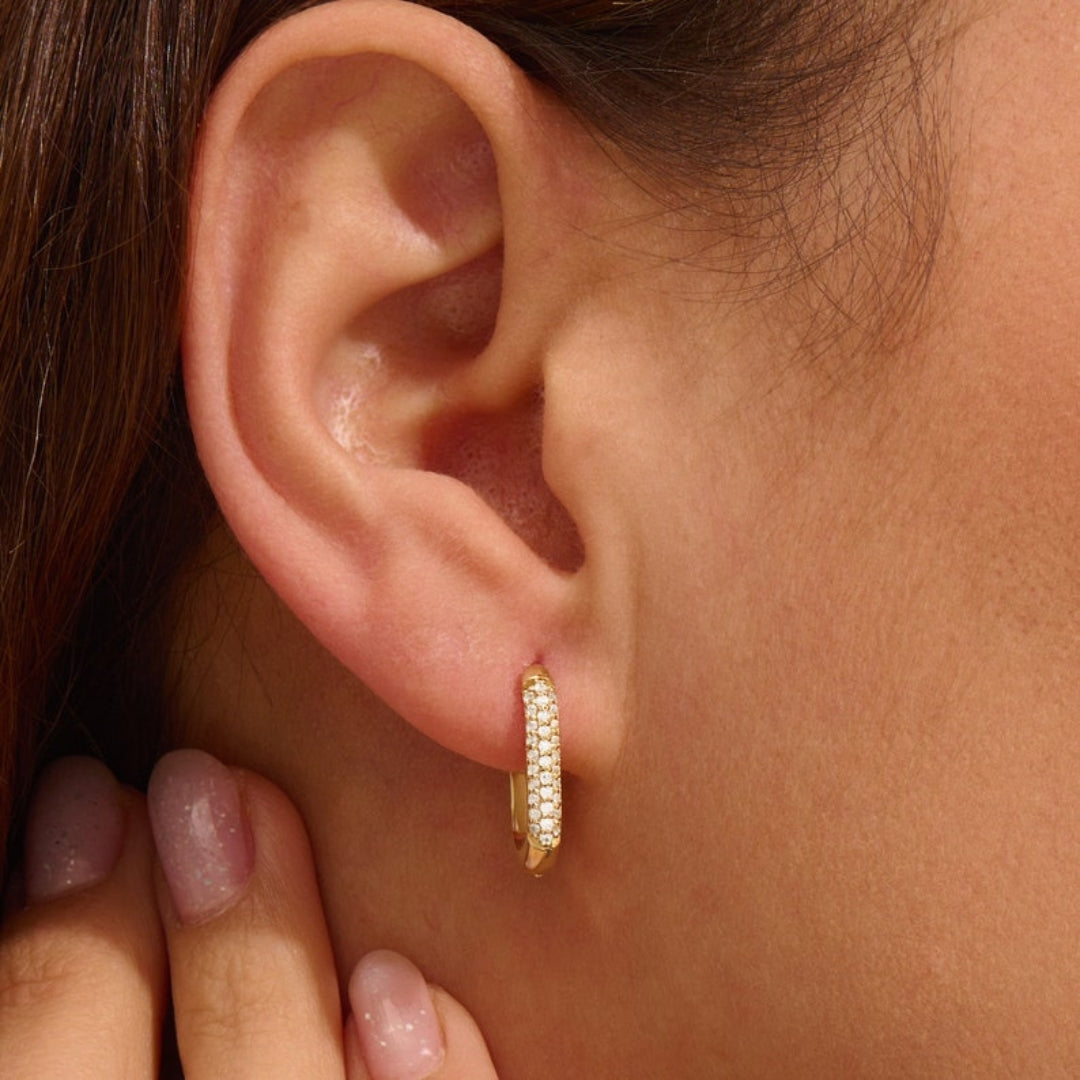 Fulgurous Oval Diamond Earring