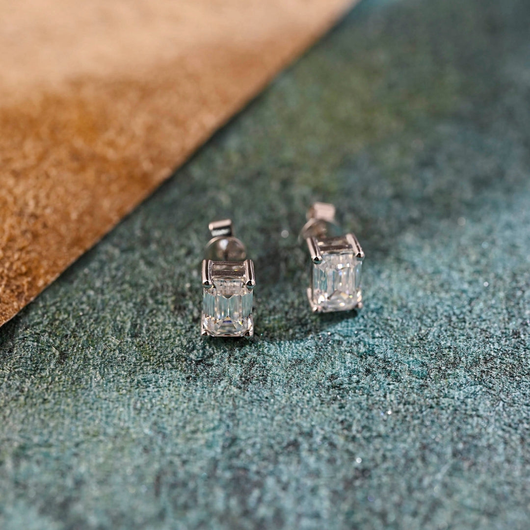 Dangle Emerald Diamond Earring