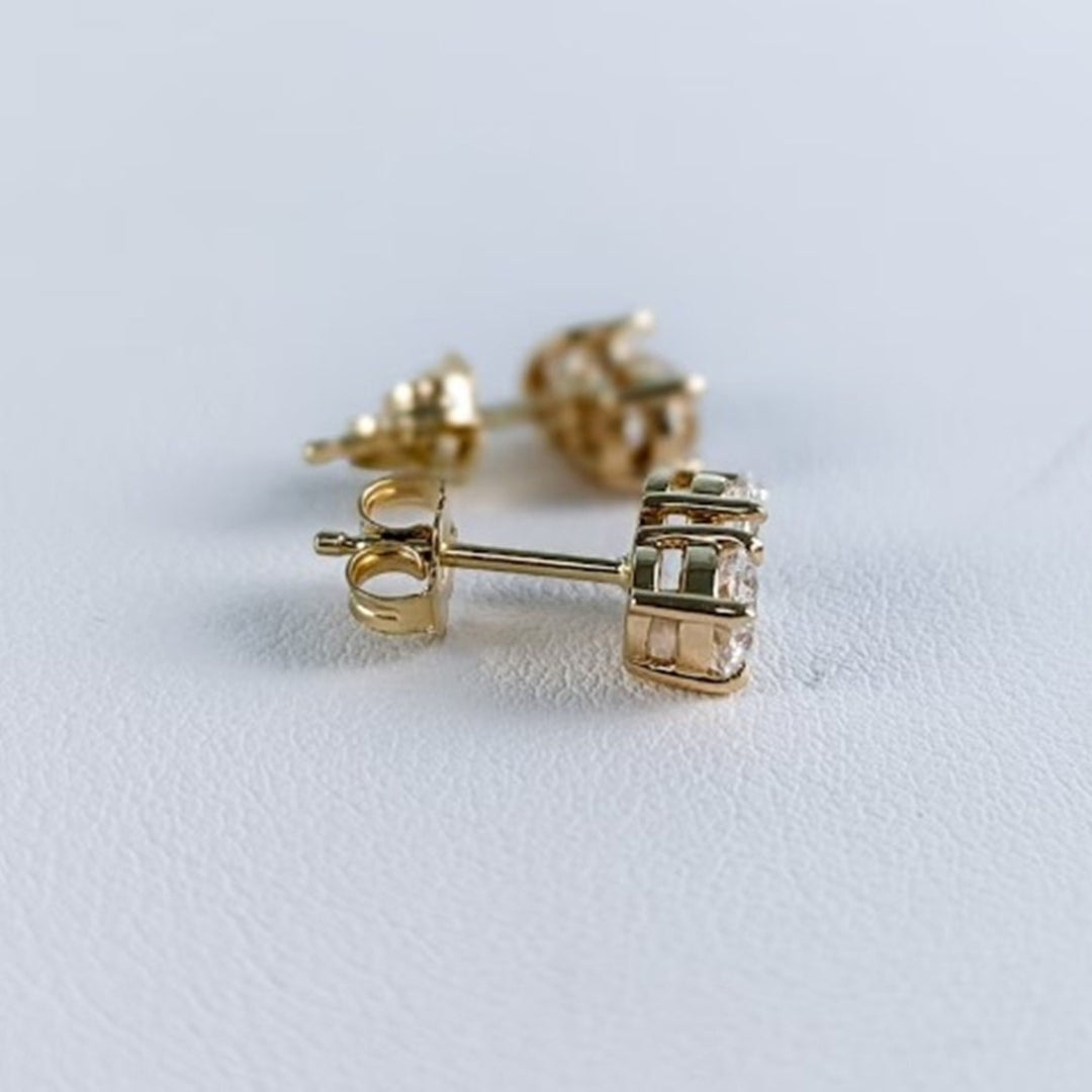 Finesse Pear and Round Diamond Earring