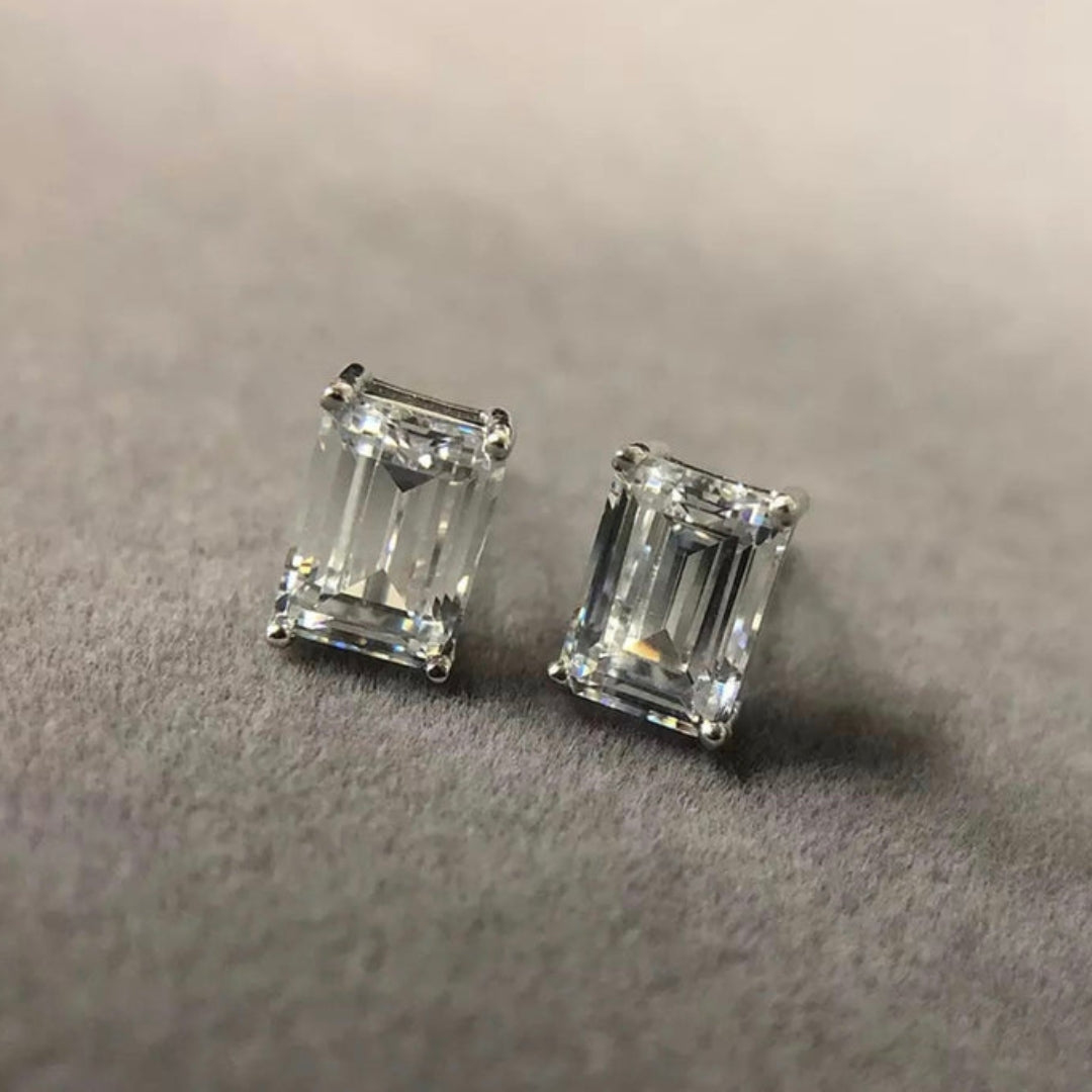 Exquisite Emerald Diamond Earring