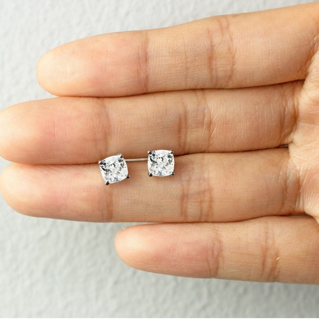 Neat Cushion Diamond Earring