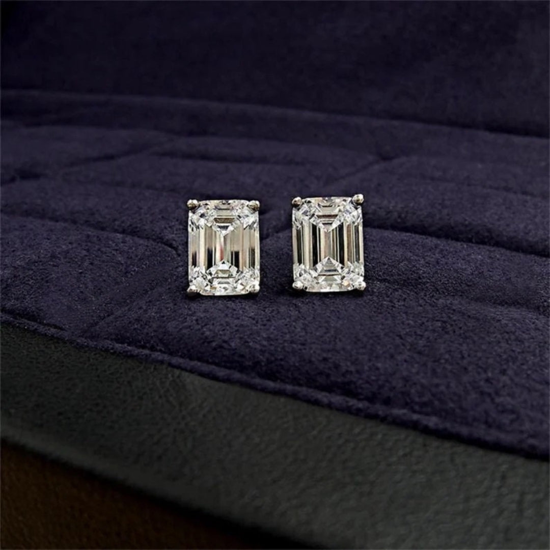 Unmatched Emerald Diamond Earring