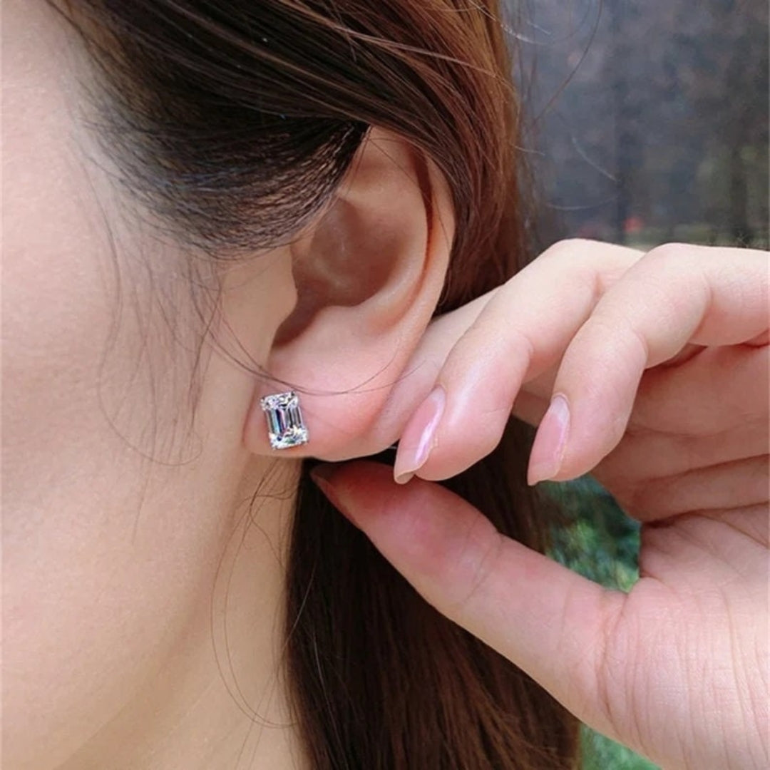 Unmatched Emerald Diamond Earring