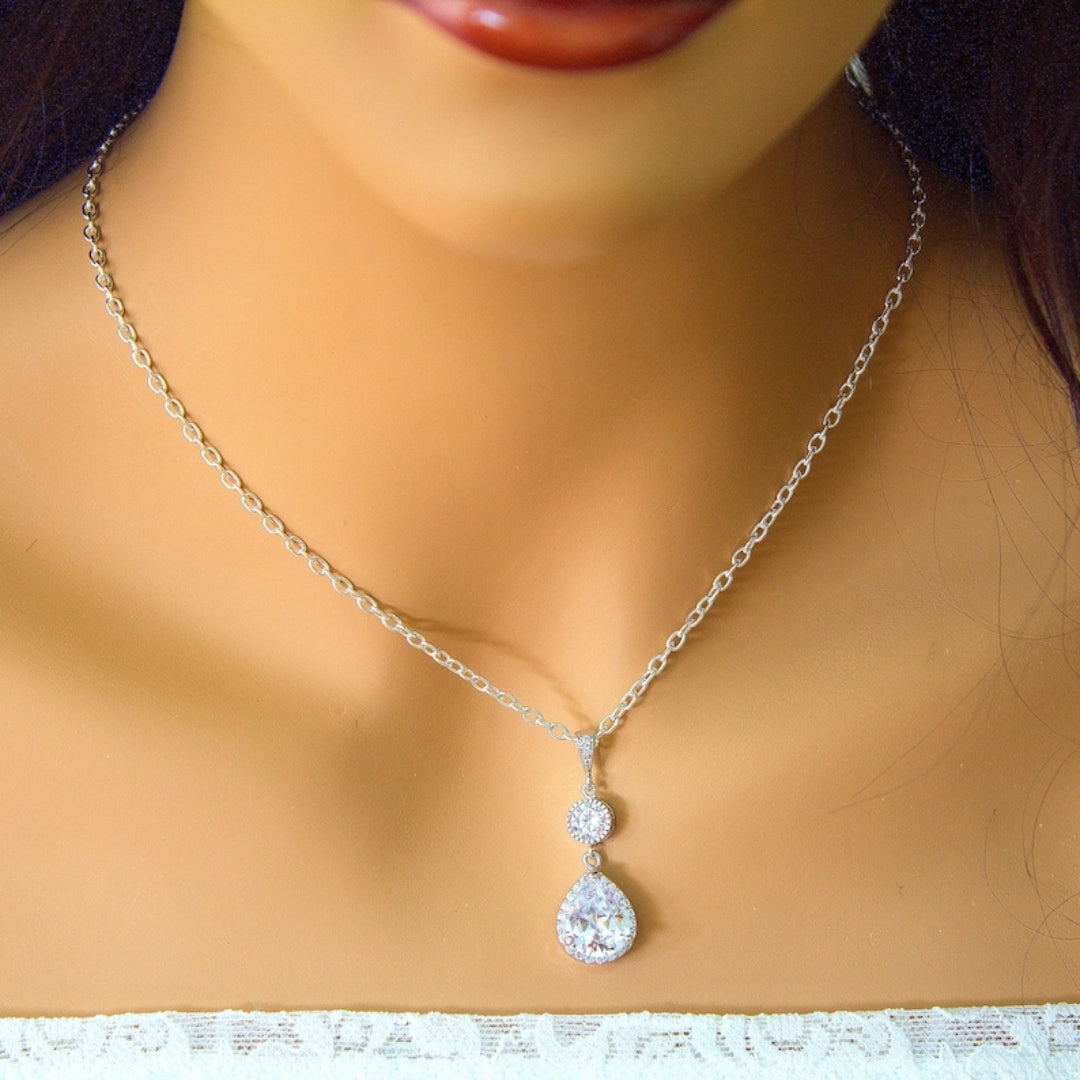 Art Deco Fanciable Pear Diamond Necklace