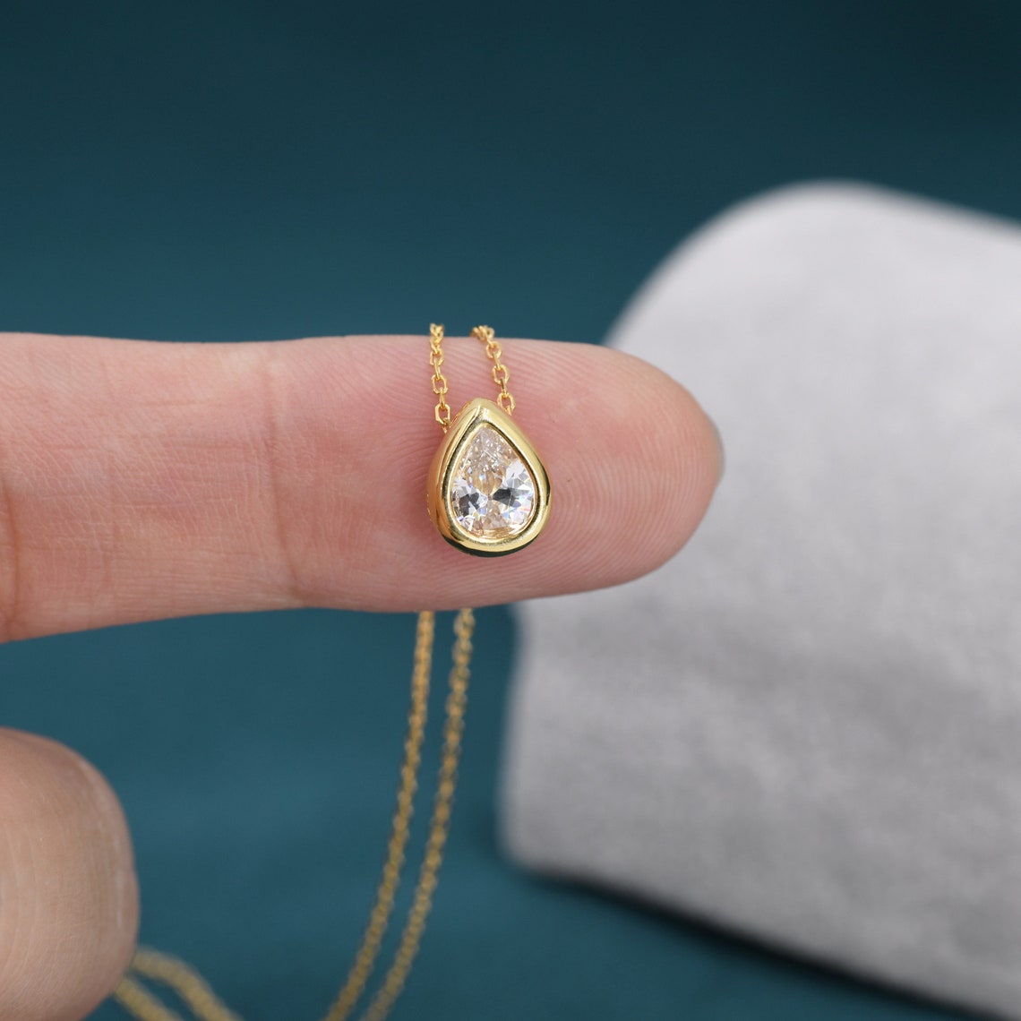 Uniquely Pear Diamond Necklace