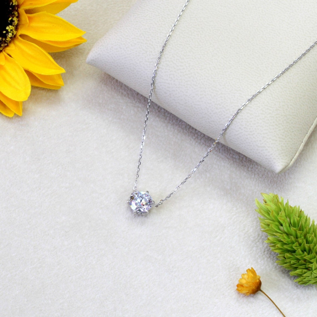 Virtuoso Round Diamond Necklace