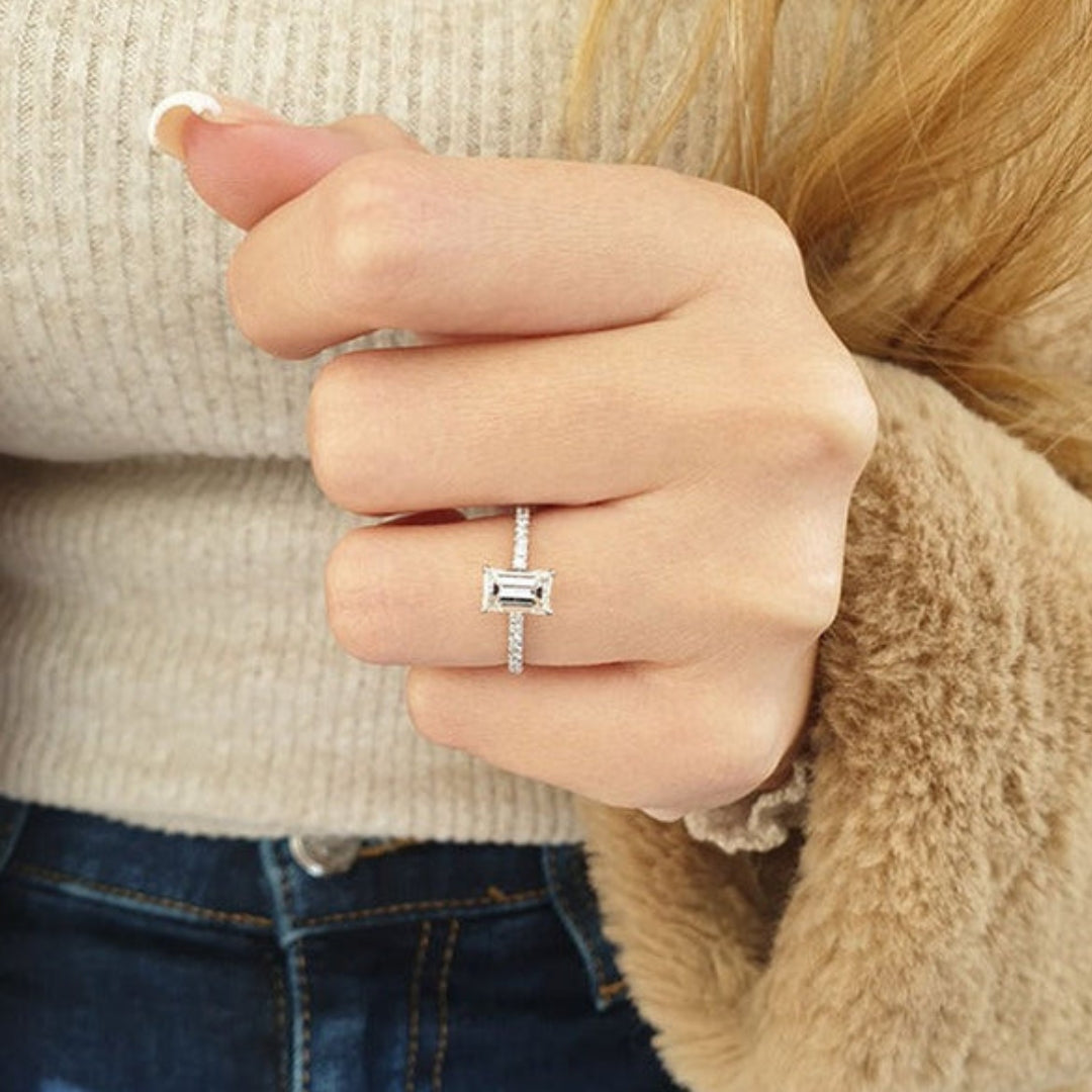 Irresistible Emerald Diamond Wedding Ring