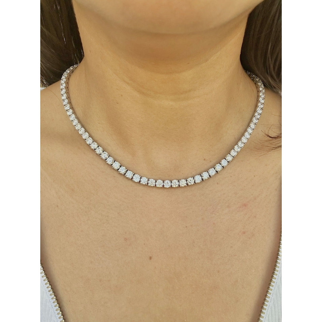 Attractive Round Diamond Necklace