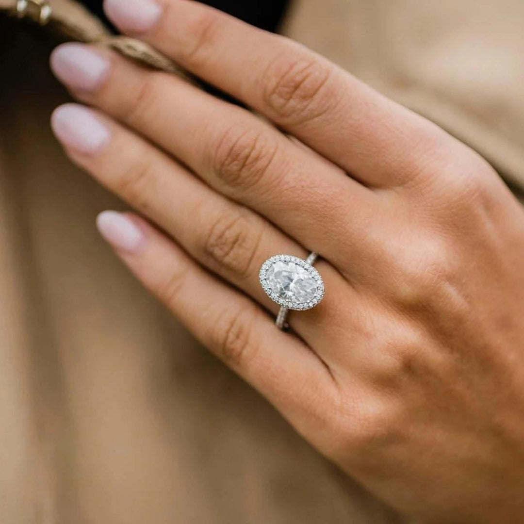Adoring Oval Shape Diamond Wedding Ring