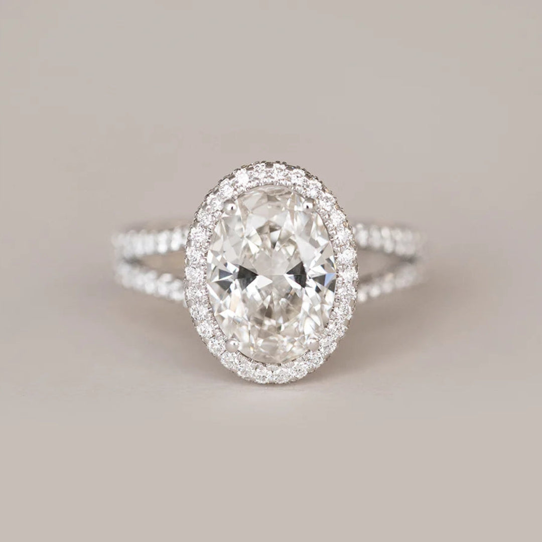 Flawless Oval Shape Diamond Wedding Ring