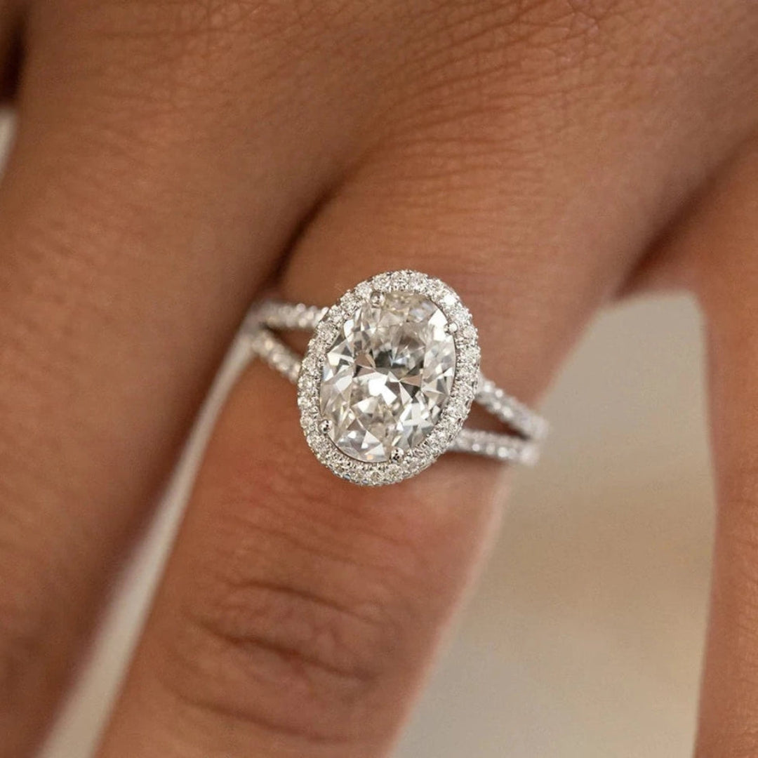 Flawless Oval Shape Diamond Wedding Ring