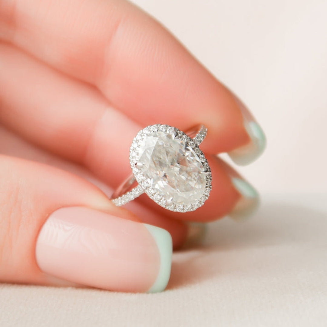 Personable Oval Shape Diamond Wedding Ring