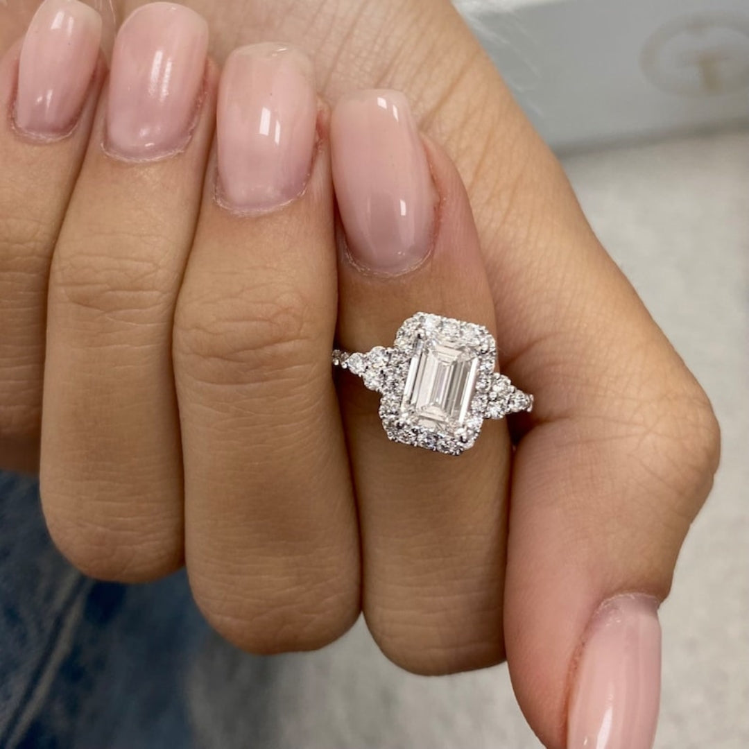 Renewable Emerald Shape Diamond Wedding Ring