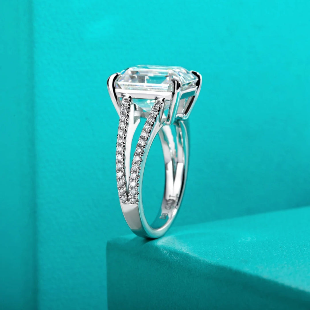 Congenial Emerald Shape Diamond Wedding Ring