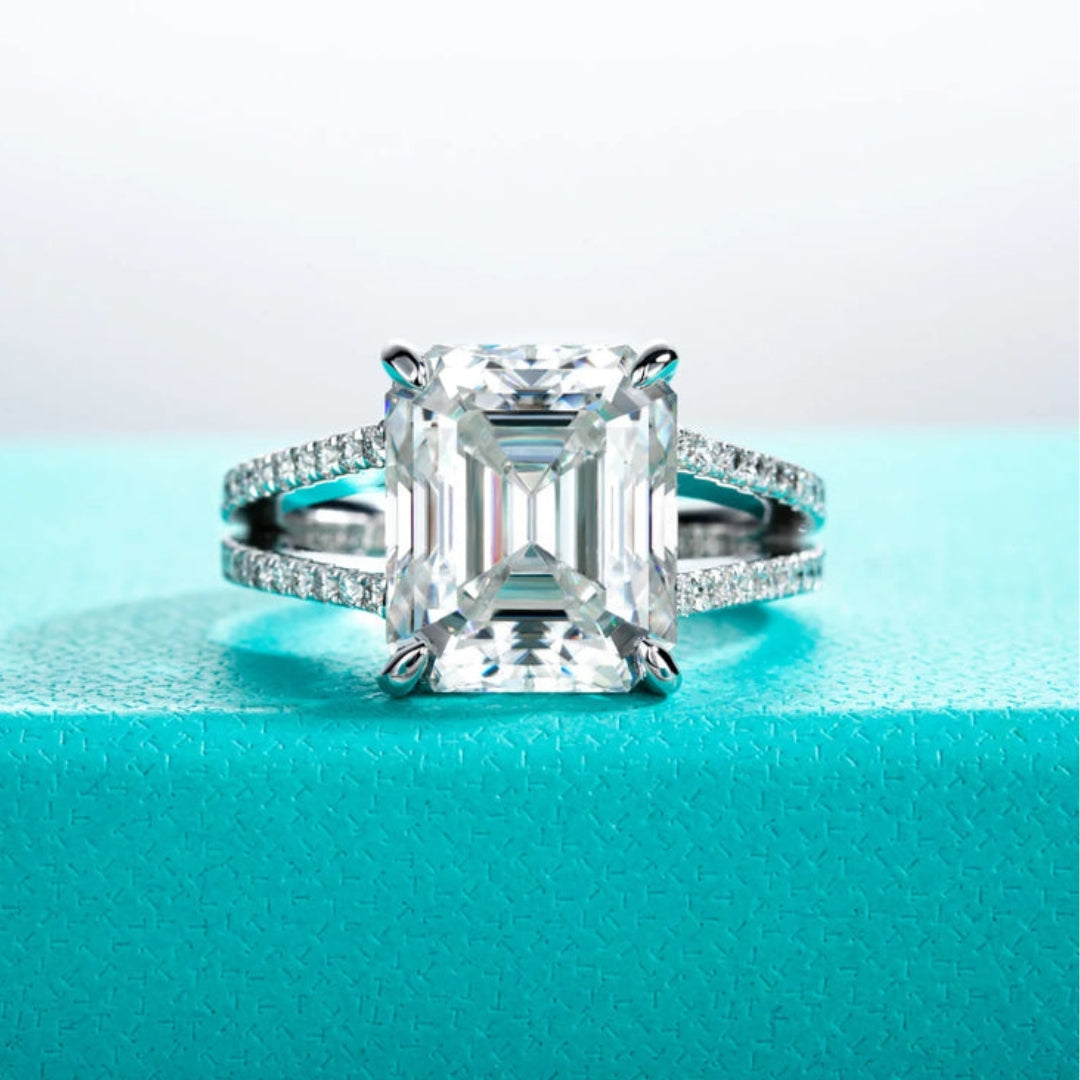 Congenial Emerald Shape Diamond Wedding Ring