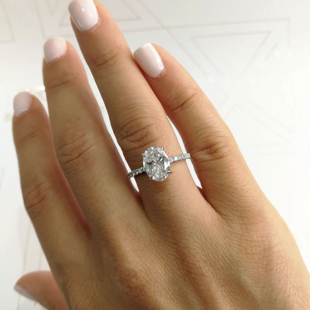 Specialized Oval Shape Diamond Wedding Ring