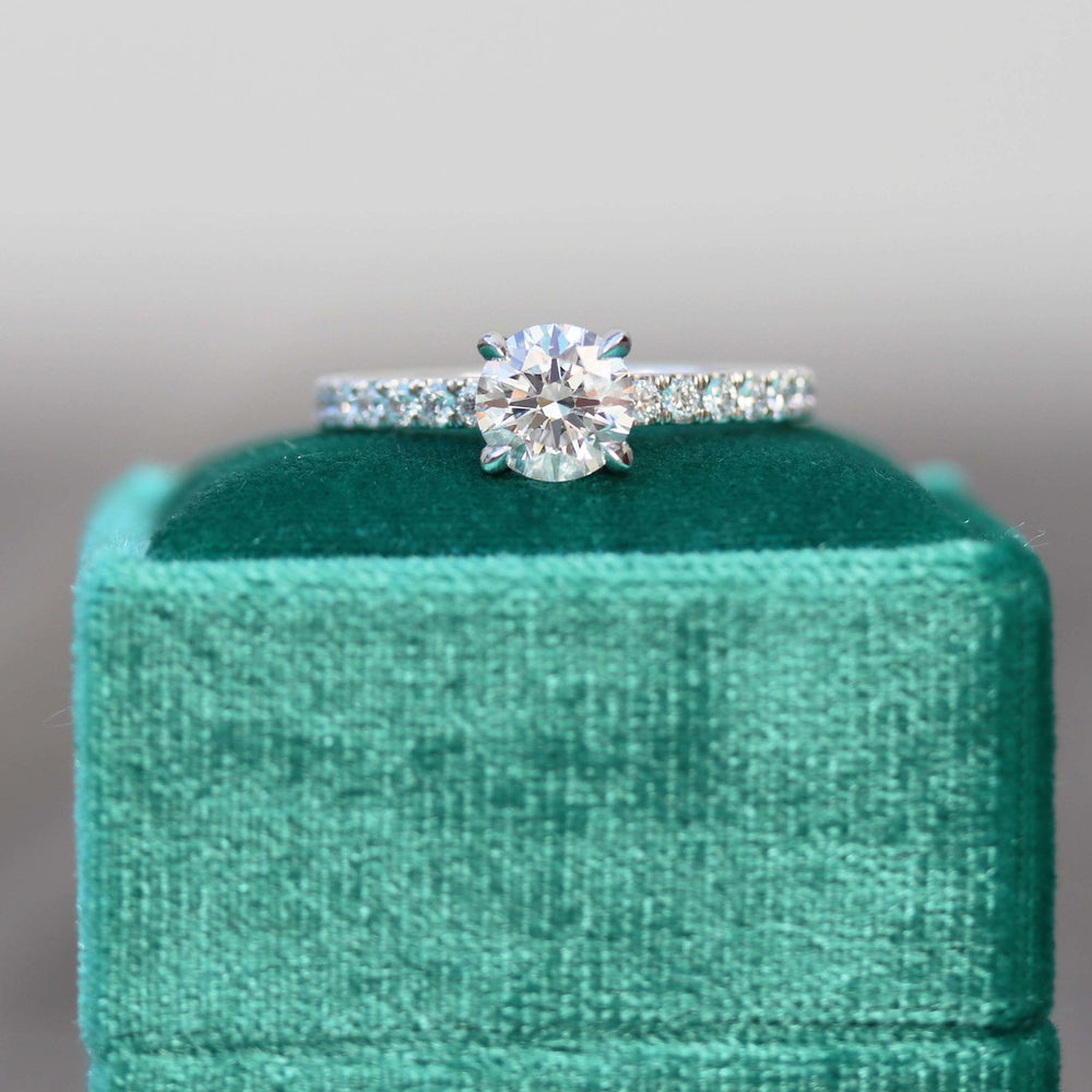 Entrancingly Round Diamond Wedding Ring