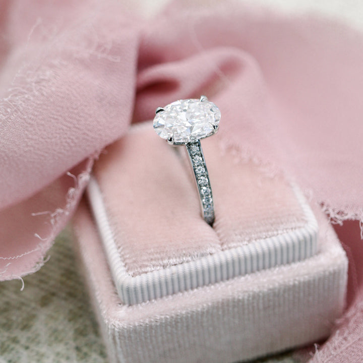 Gorgeously Oval Diamond Wedding Ring