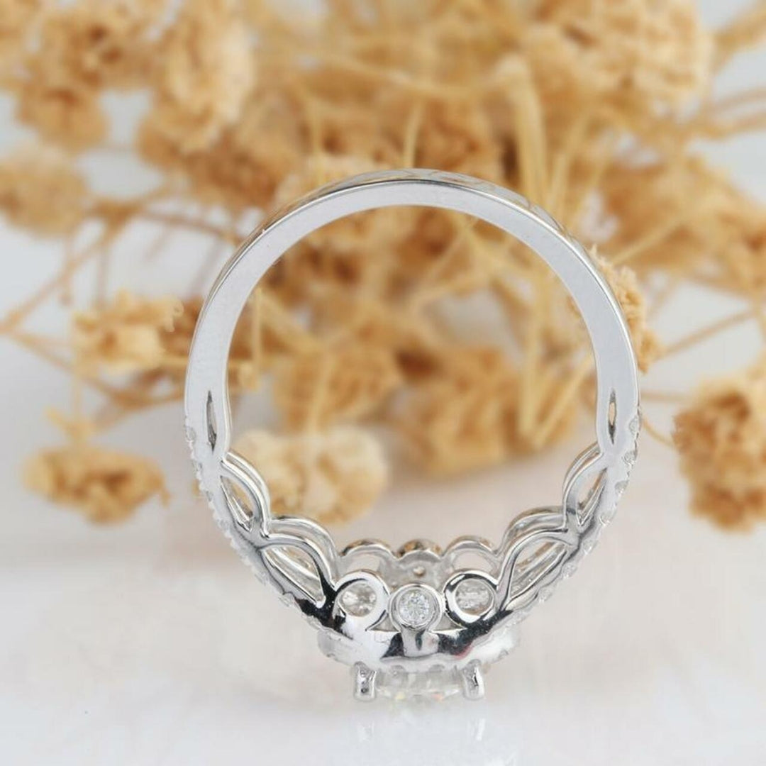 Chic Round Shape Wedding Ring