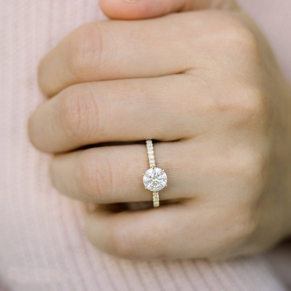 Attracted Round Diamond Wedding Ring
