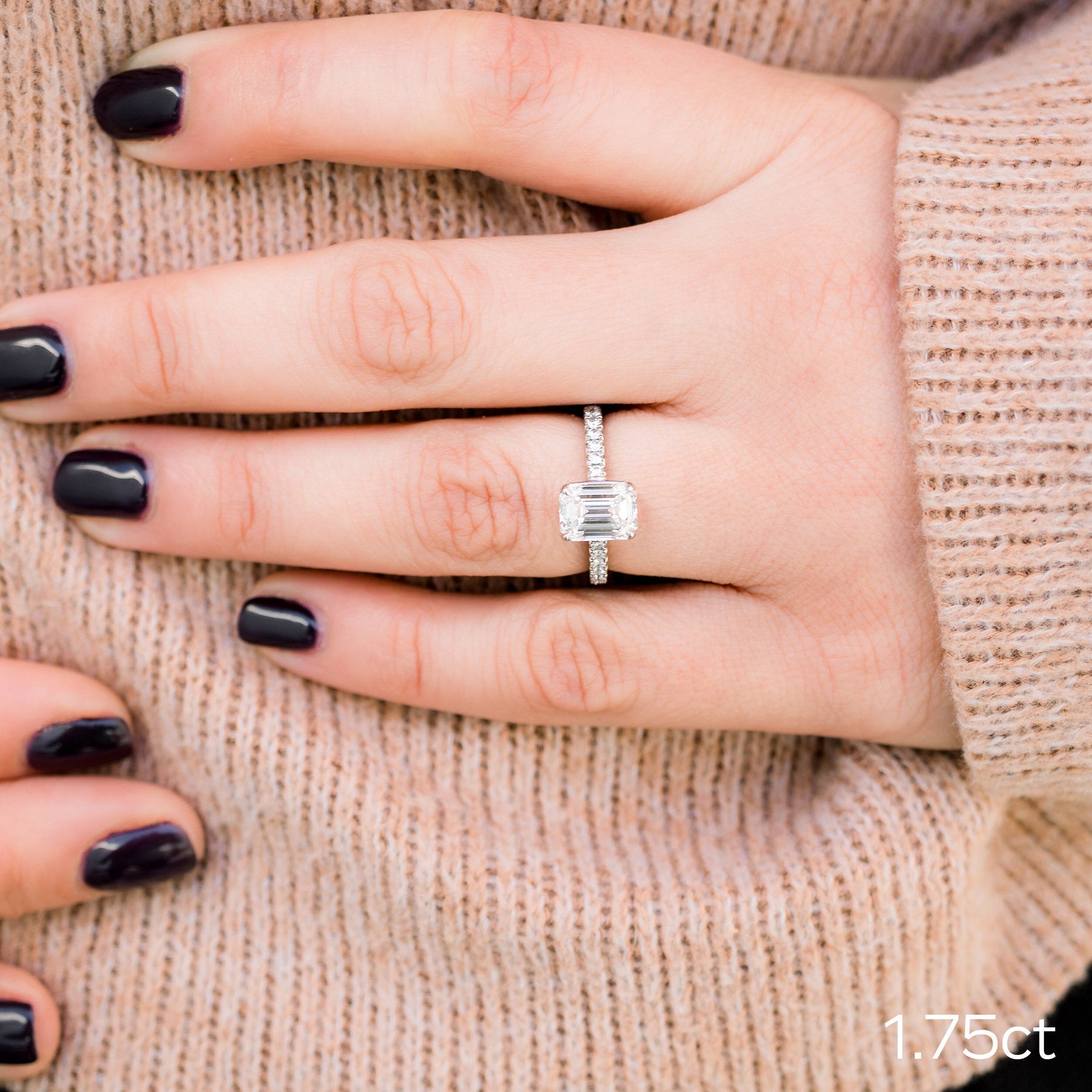 Overwhelming Emerald Diamond Wedding Ring
