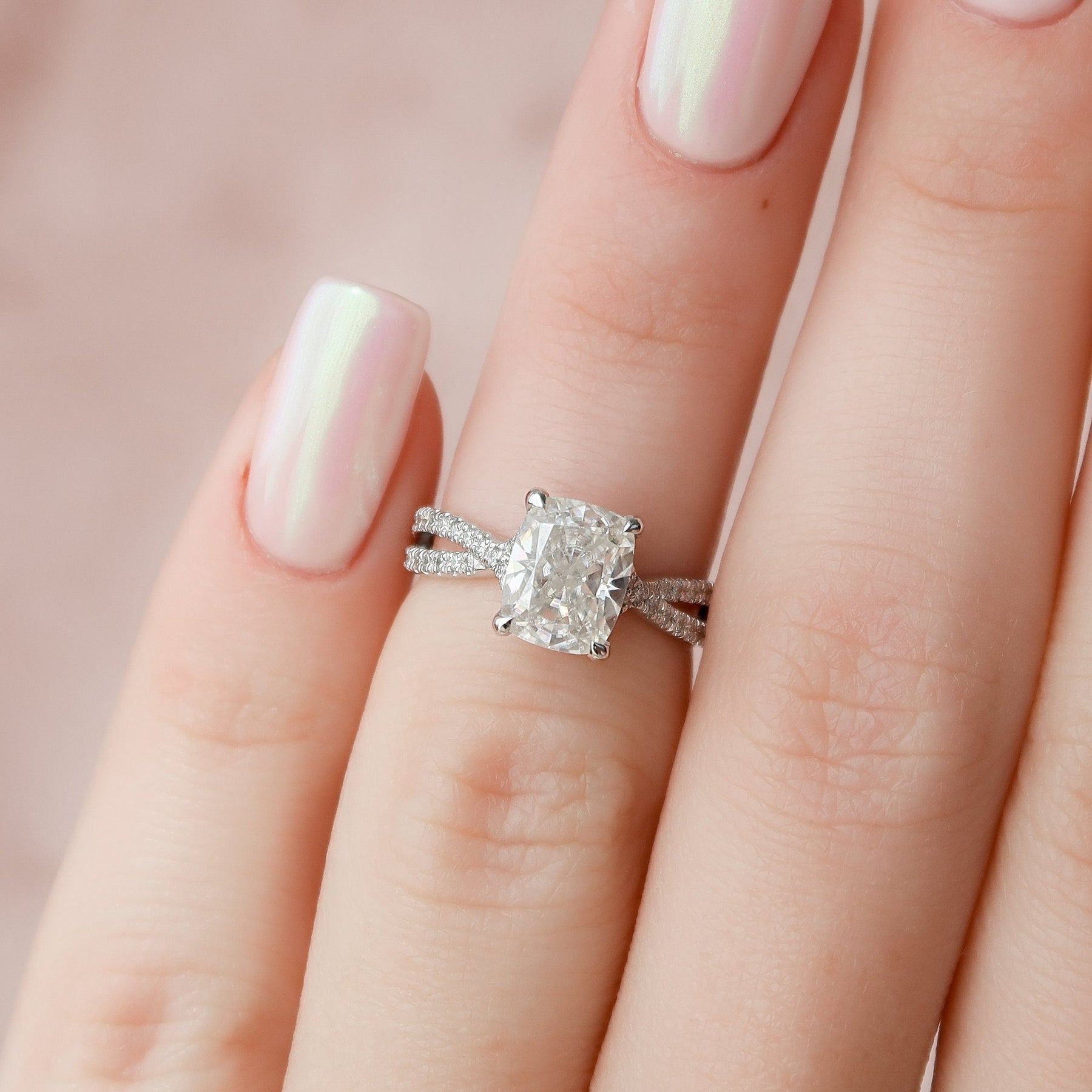 Graceful Radiant Shape Diamond Ring