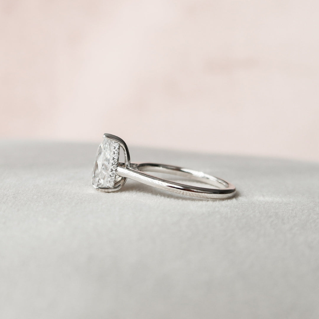 Gleam Pear Cut Wedding Ring