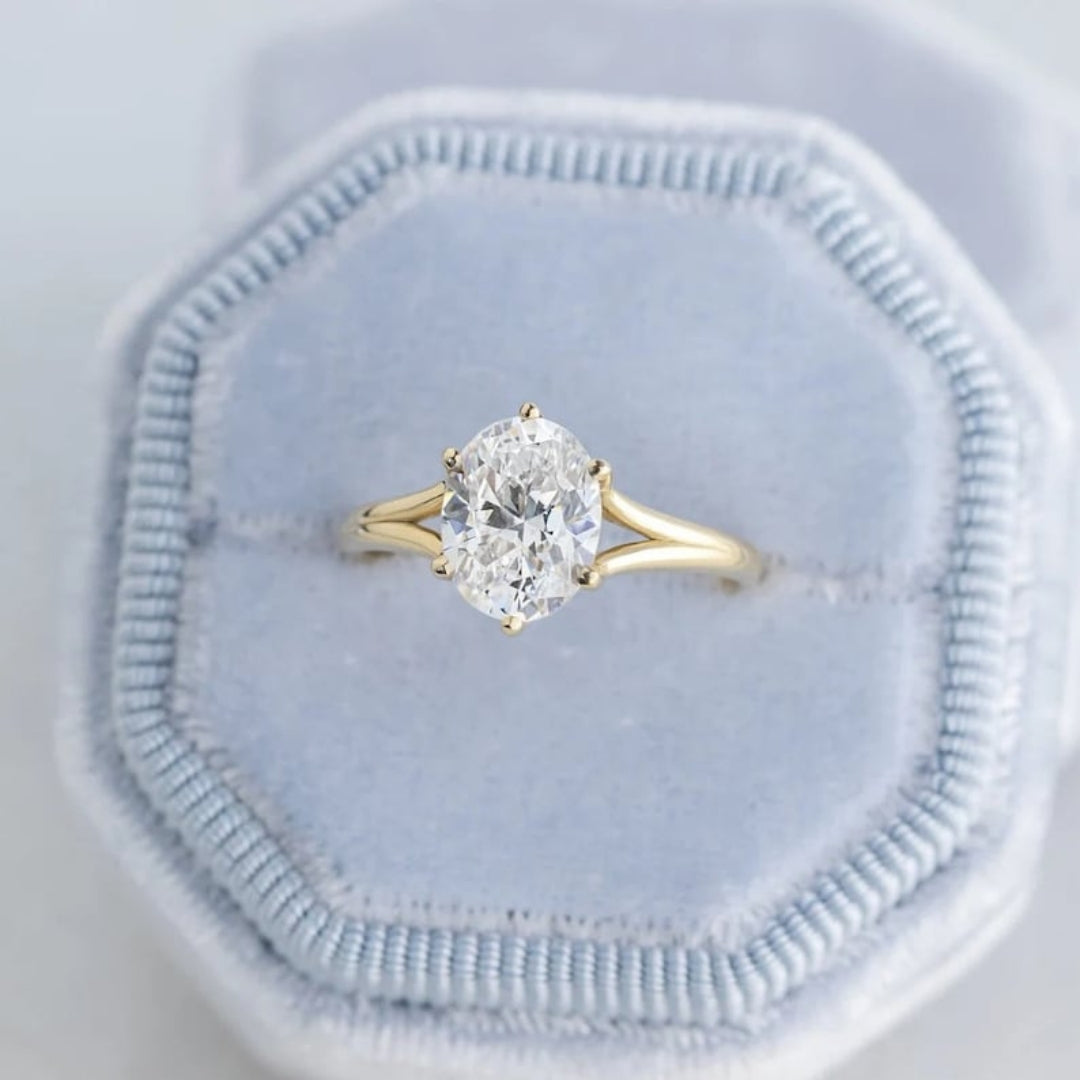 Delightful Oval Diamond Wedding Ring
