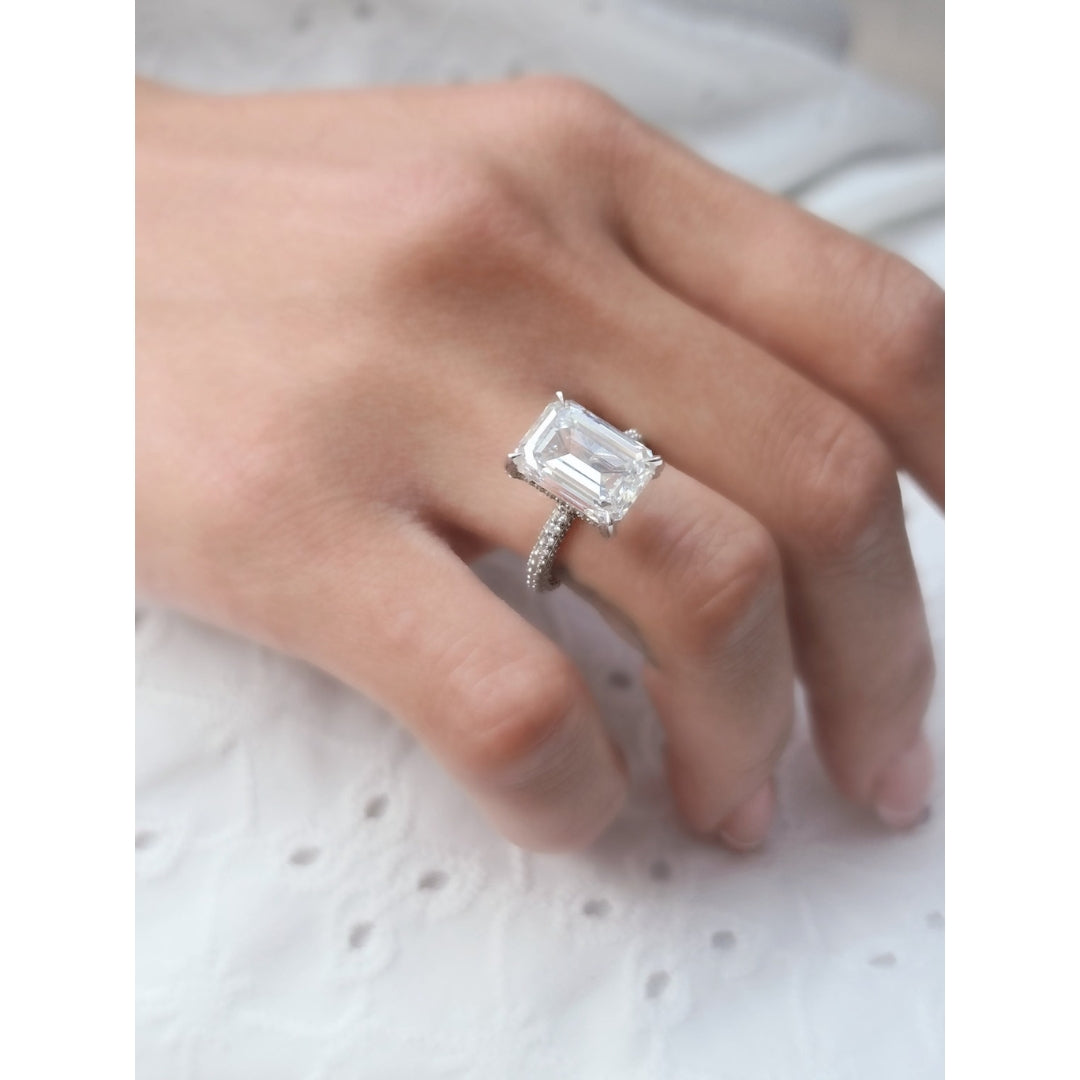 Moderately Emerald Shape Diamond Wedding Ring