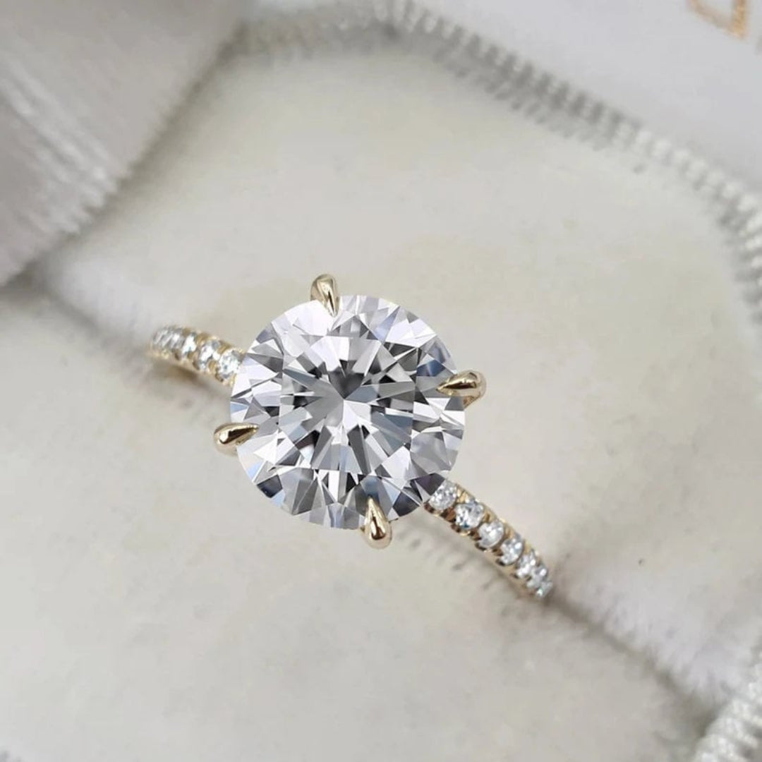 Pleasant Round Shape Diamond Wedding Ring