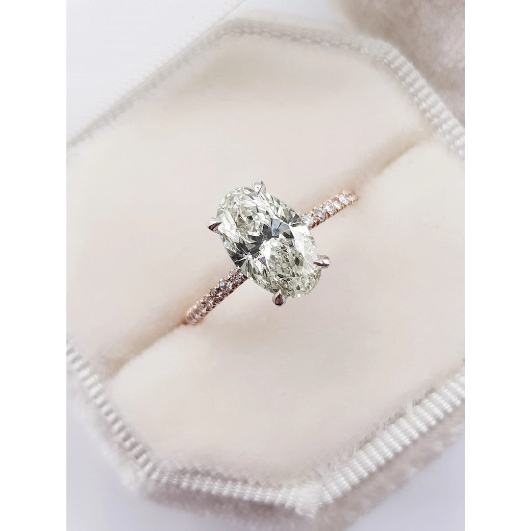 Modish Oval Shape Diamond Wedding Ring