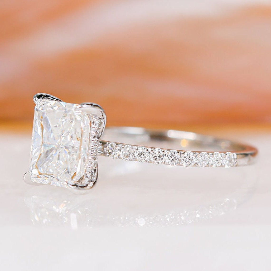 Lovable Radiant Shape Diamond Wedding Ring