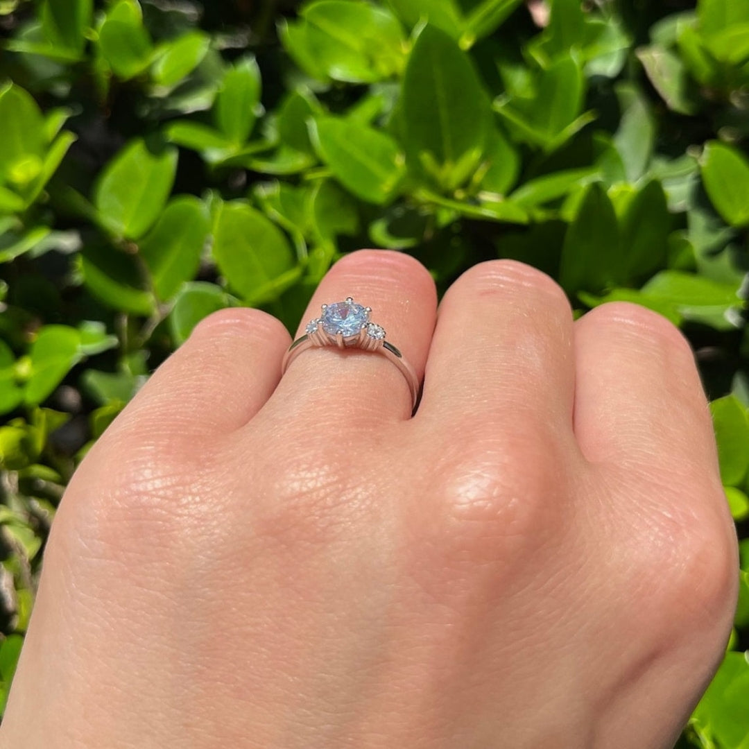 Comparatively Round Shape Diamond Wedding Ring