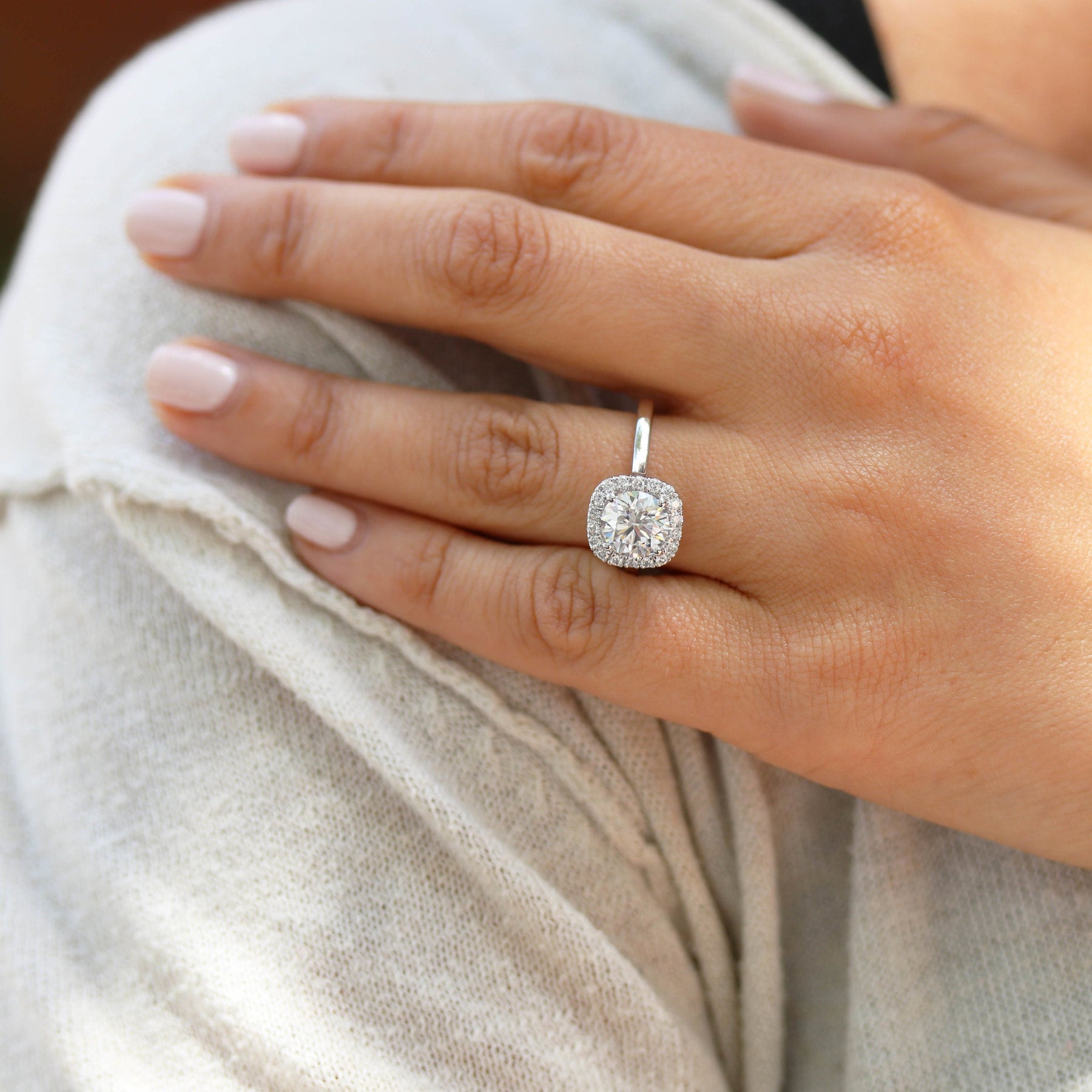 Relatively Round Shape Diamond Wedding Ring